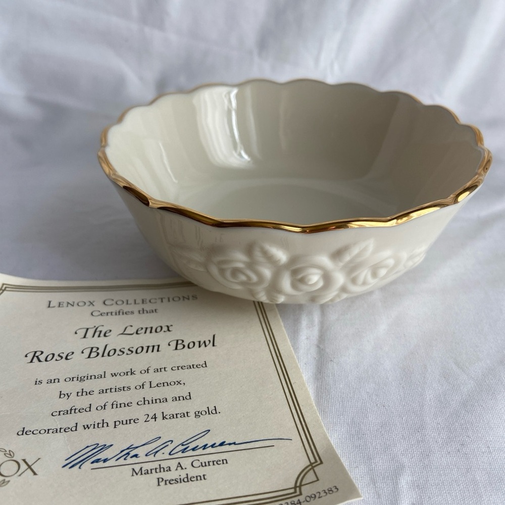 Lenox Ivory Fine Porcelain Embossed Rose Blossom Bowl 24kt Trim